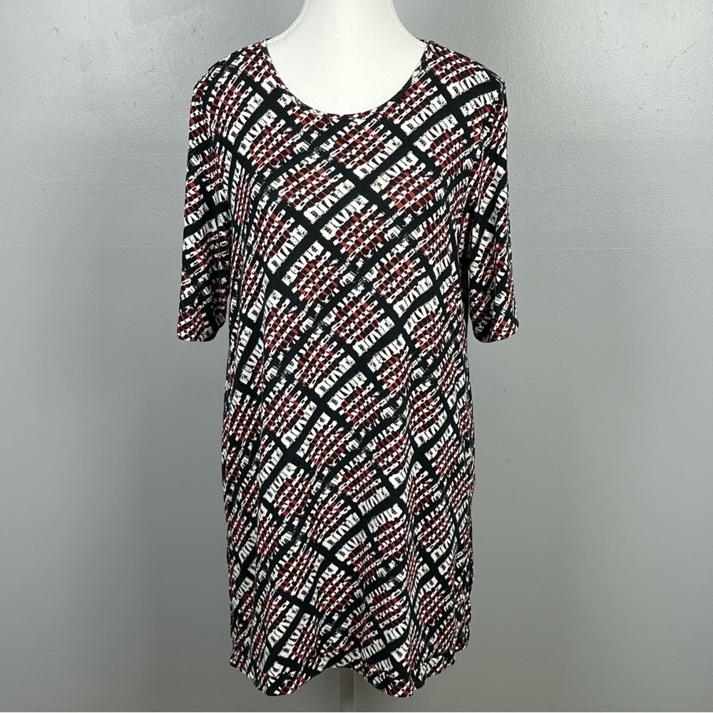 J. Jill Wearever Collection half sleeve black red white tunic, size medium.